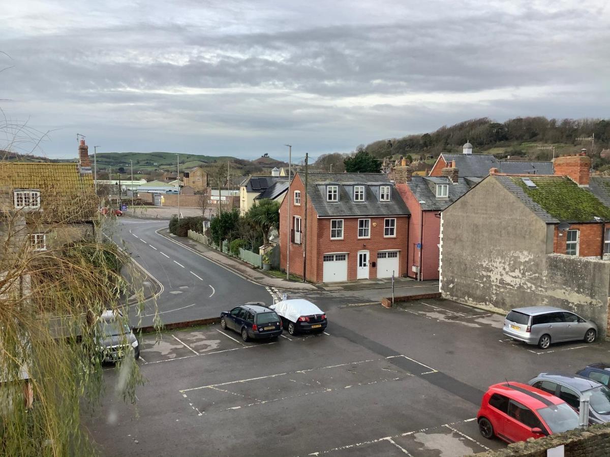 Villa Relaxing Townhouse In The Heart Of Bridport Esterno foto